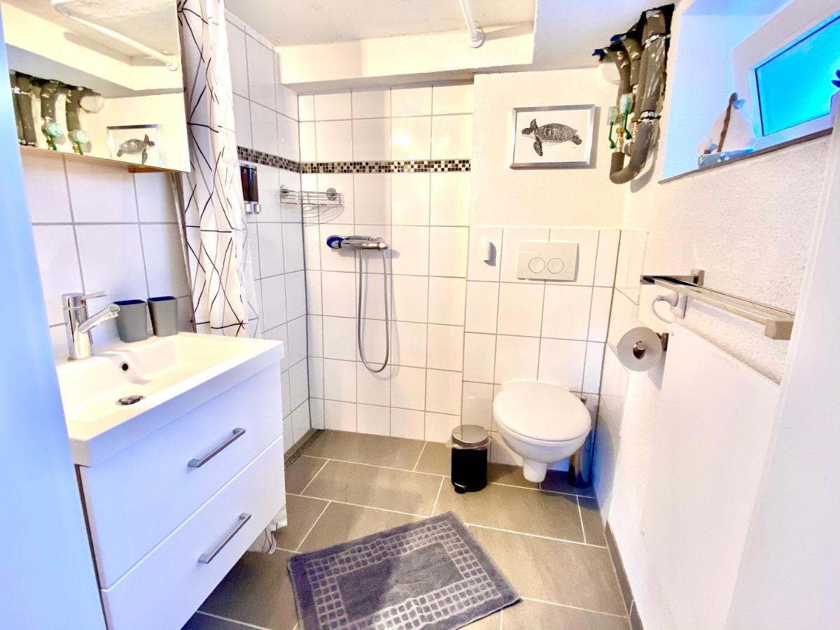Modernes Zimmer Mit Kuechenzeile Und Bad Denkte Экстерьер фото